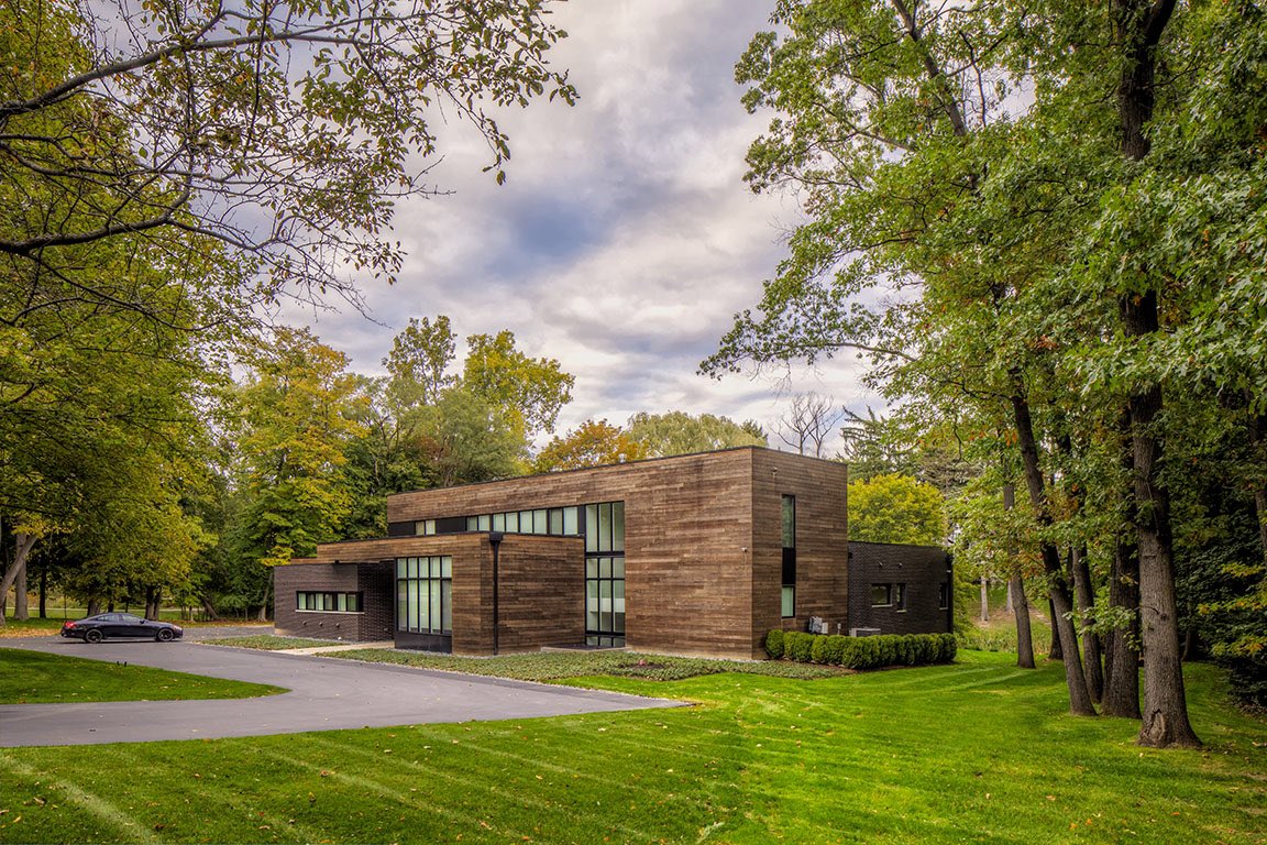 mcintoshporis's tweet photo. This Franklin residence is a perfect example of where architectural programming and contemporary design converge. Each function of the home receives a volume of space organized and designed to support the natural flow of how we live.
#MPArchitects #25YearsofMPA https://t.co/9HpnHp16Q2