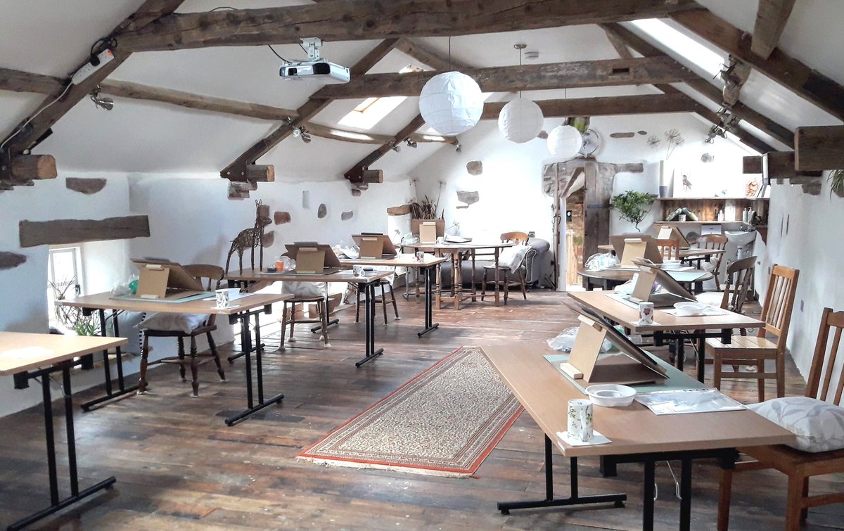 This Wed ❤️ a lovely ceramics Workshop 'make Bud Vases &amp; Tealights'  new date ❤️  (Wed 4th ) Join us for creative fun day out with Gwen Bainbridge &amp; others, tasty Aga lunch  etc. 🤗  £75 inc. Book online rebrand.ly/2020courses Spacious Covid secure venue nr. #Ullswater,