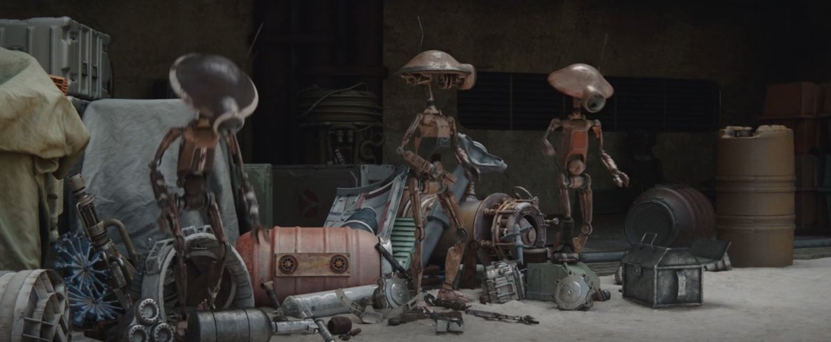  #TheMandalorian  Other Tatooine inhabitants are back: Scurriers from A New Hope: Special Edition (1997), Pit droids (The Phantom Menace, 1999, already seen last season) and Banthas.