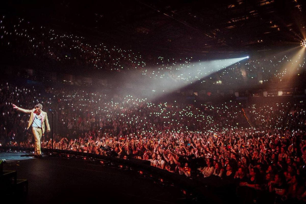 "I could not feel more honored to stand and perform in front of a group of strong women every night, so thank you so much you let me do this, I love you forever."