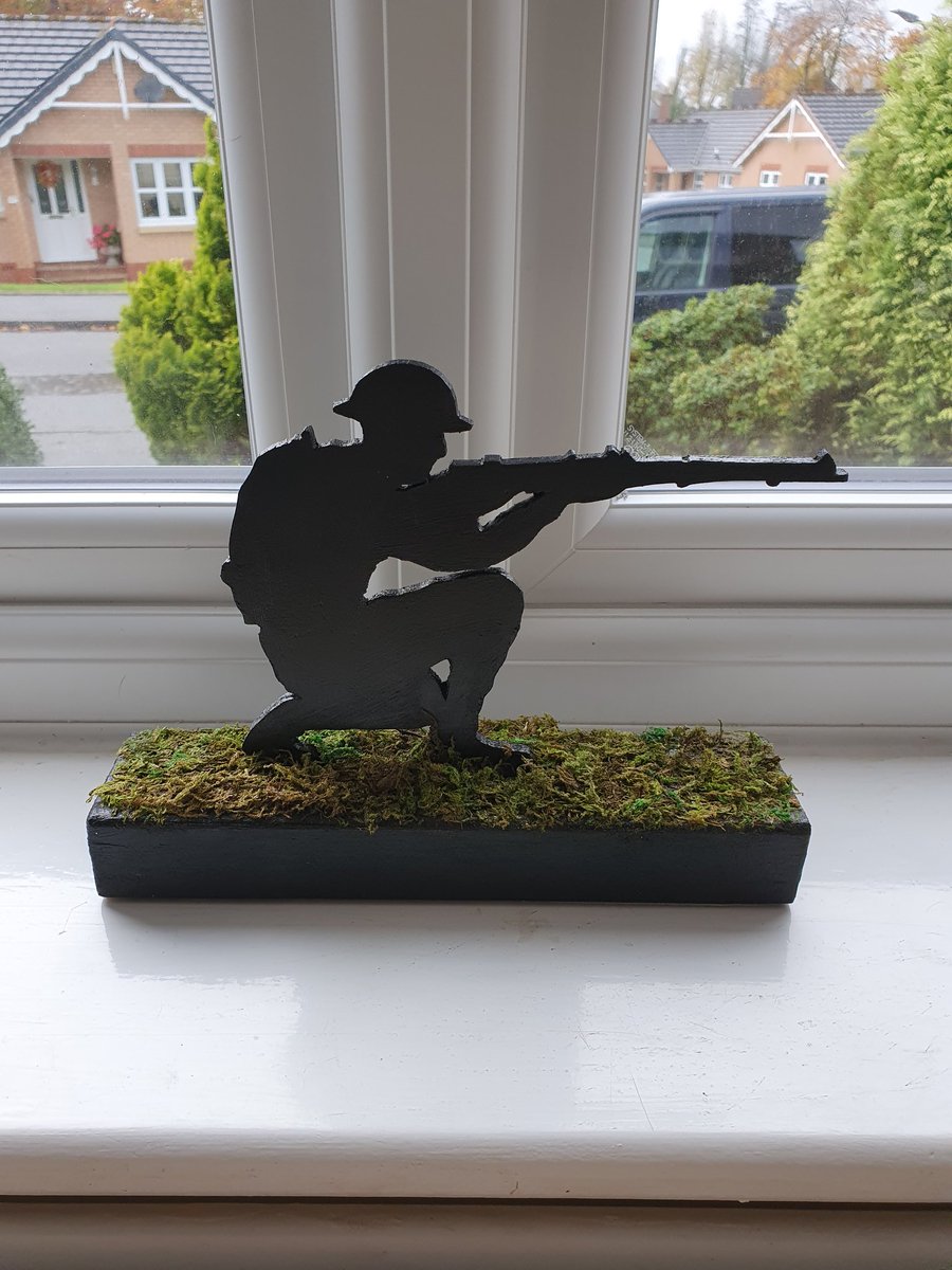 So this arrived today, many thanks to.... The Blind Chippy....have a read of his story and get on his page and get ordering, this was a bargain at £15 and all proceeds go to charity!!! Remembrance day is upon us!! (He does Xmas stuff as well, he's a busy guy) 😎👌@