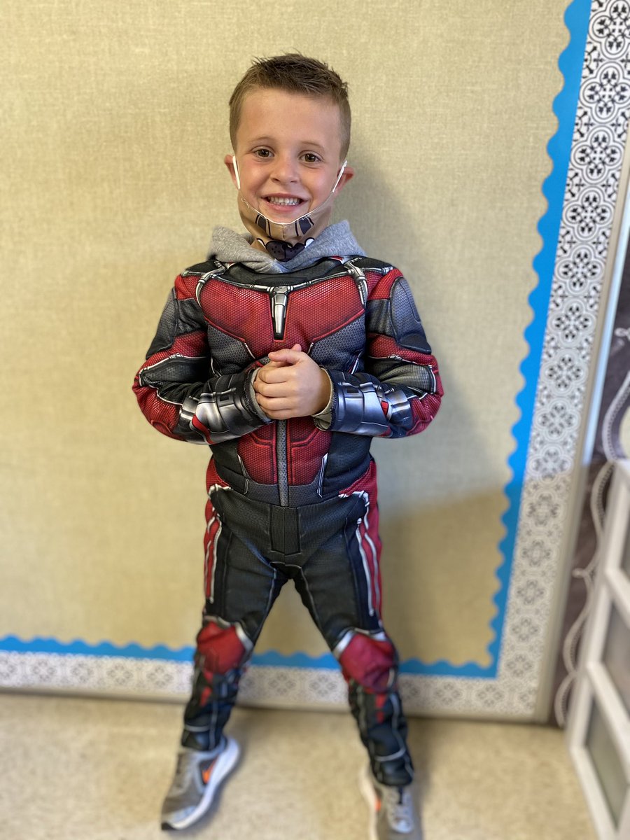 DobbinsMrs's tweet photo. Halloween costumes to kick off red ribbon week! 🎃❤️@NCCSschools @shufordnccs https://t.co/Bq4fIq4Wfm