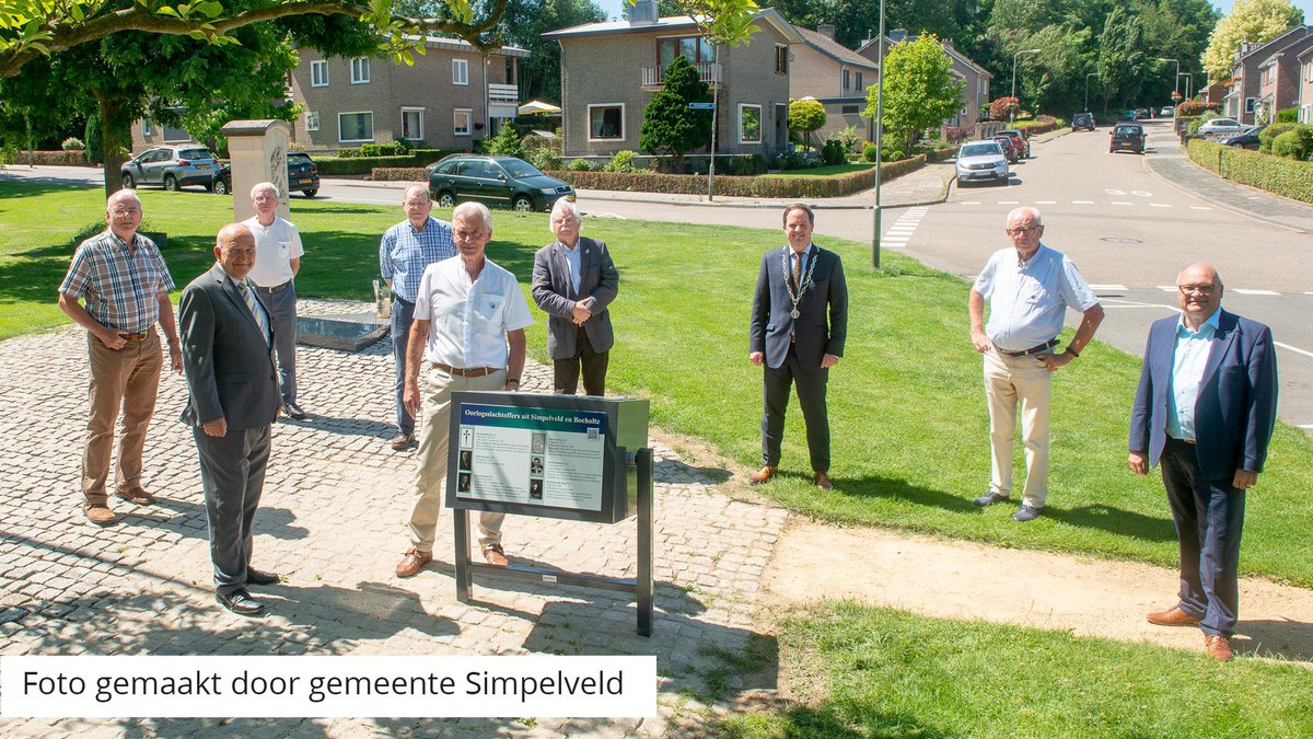 StichtingRelim's tweet image. Wij zijn trots💪 Onze werkplaats Relim Metaal leverde dit vakkundig in elkaar gezette infoblok. Hierop staan gegevens van slachtoffers die tijdens WOII het leven lieten in @GemSimpelveld en #Bocholtz. Burgemeester Richard de Boer van Simpelveld was in juni bij de onthulling.