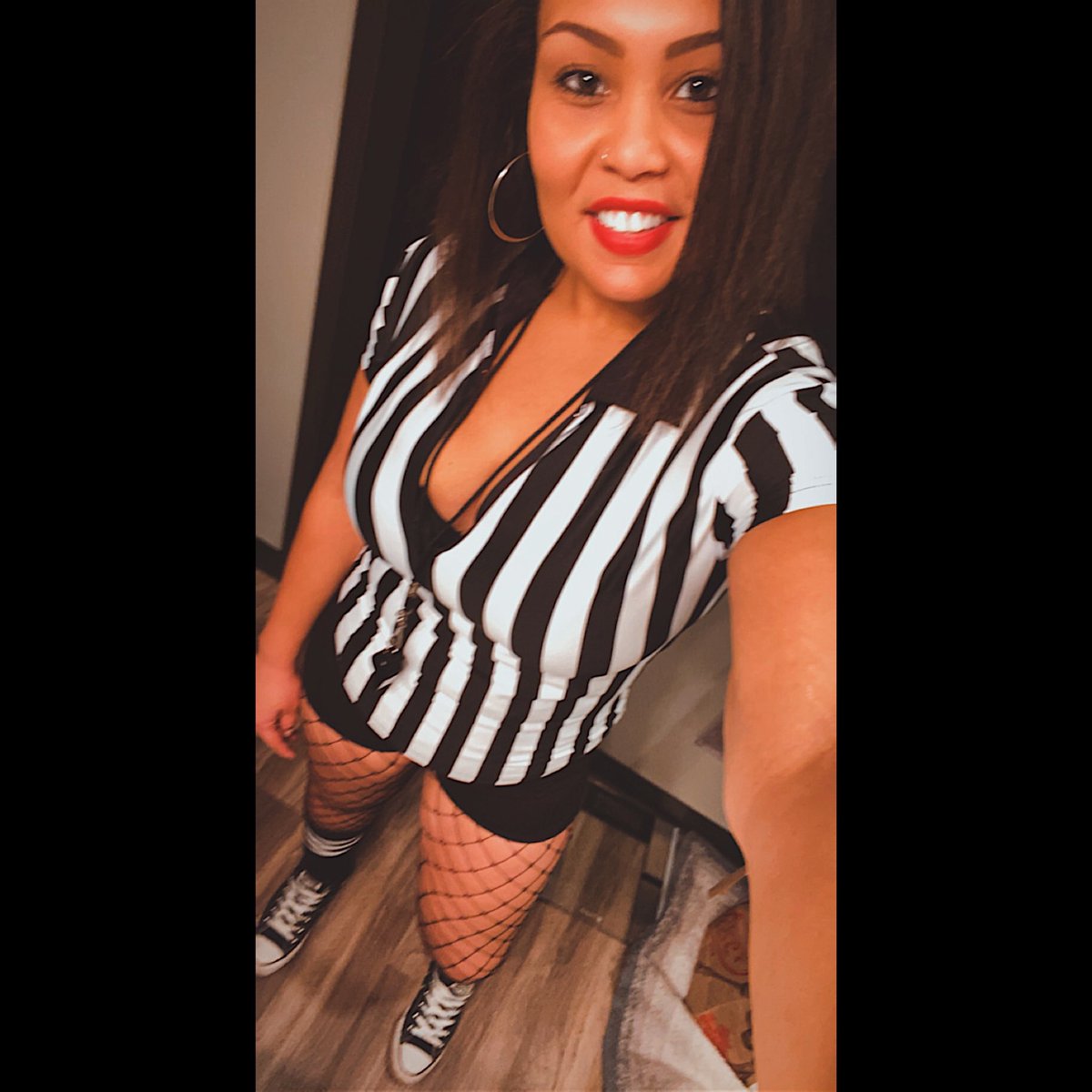 whoaaa_mishyy's tweet photo. Just to let y’all know I’m still glowin here’s what I was for Halloween this year 💁🏽♀️ #blowdawhistle #gettingmyconfidenceback https://t.co/a9QIe7X5ZV