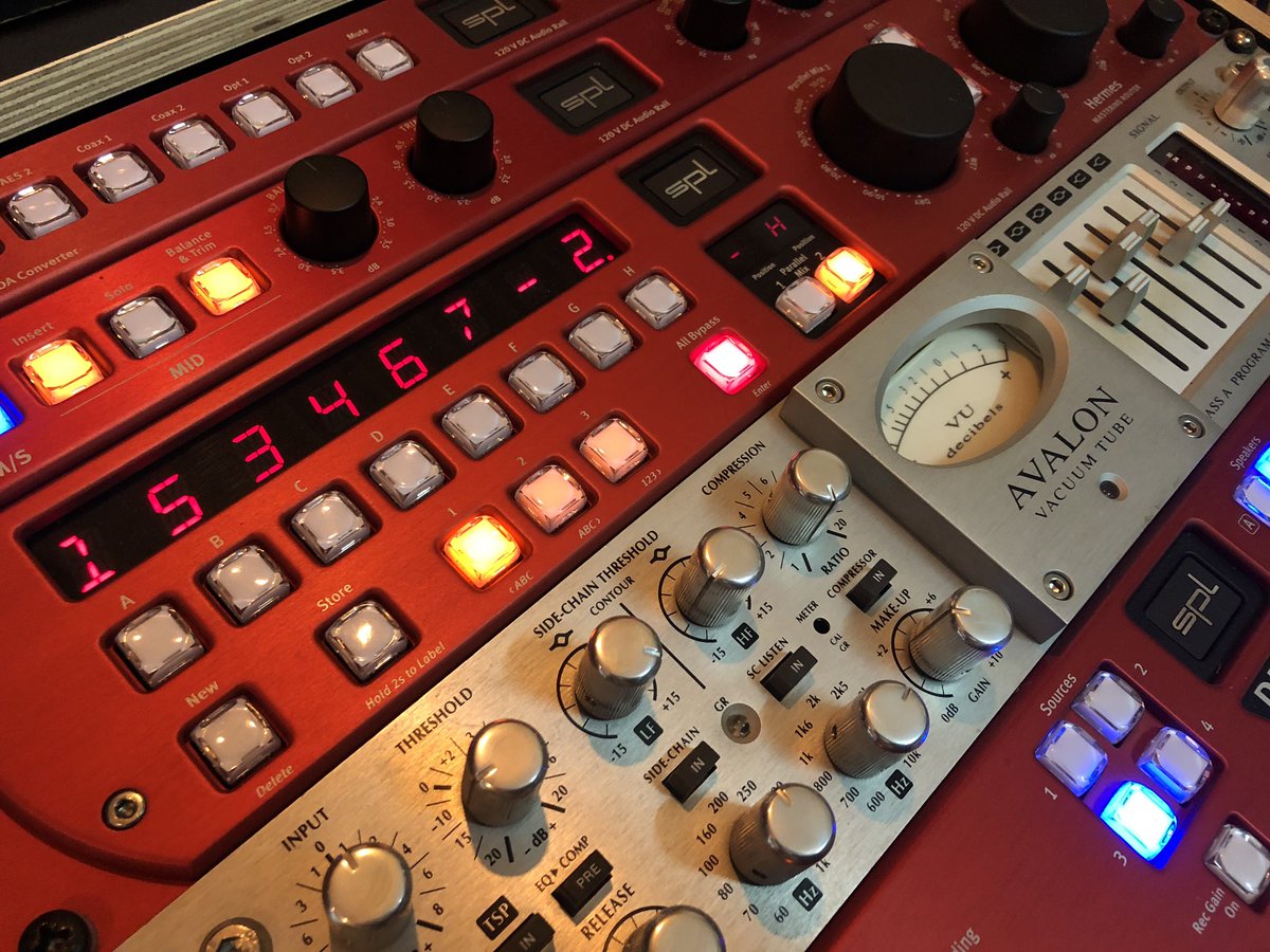 AlexxCharnier's tweet photo. SPL Hermes, wonderful Mastering router at Capitaine Mastering.
#mastering #masteringstudio #SPL #musicislife #capitainemastering https://t.co/1EvrpXOfnA