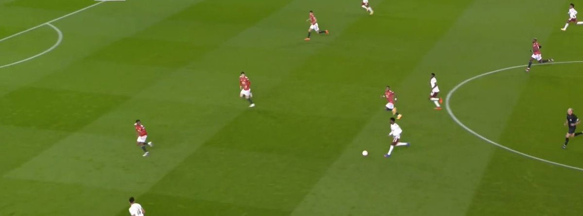 Fred – not a DMFred tracks back and Saka makes a run. Fred has to either track him or fill the defensive space. He leaves him — Lindelöf gets dragged — AND he leaves the space. The result? A dangerous pass into our box.This was really bad from a defensive perspective.