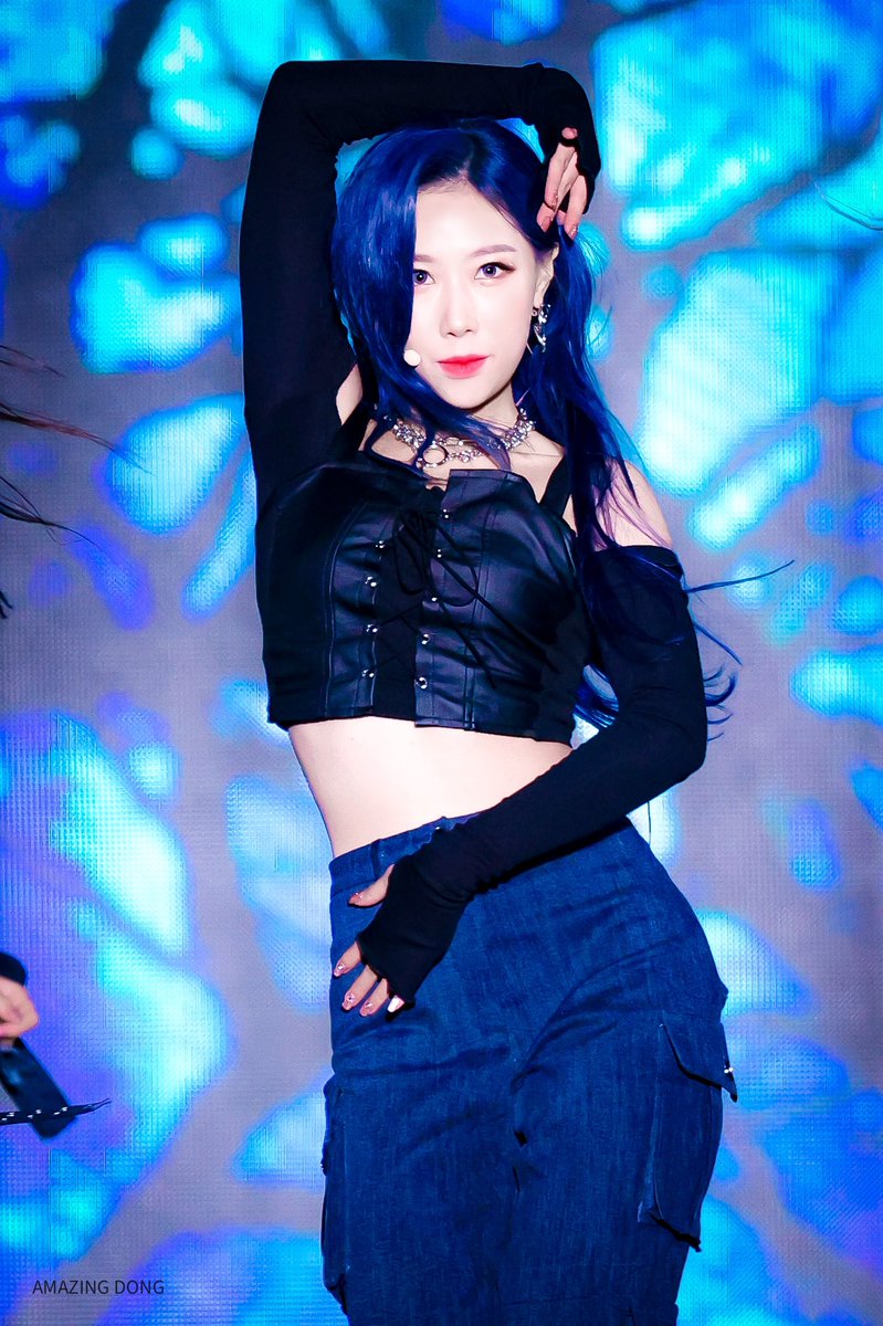 AMAZING_DONG's tweet photo. 201031 KMDF

동동 잘해ㅠ
@hf_dreamcatcher

#드림캐쳐 
#DREAMCATCHER 
#한동 
#HANDONG https://t.co/m8qVVd2lNI