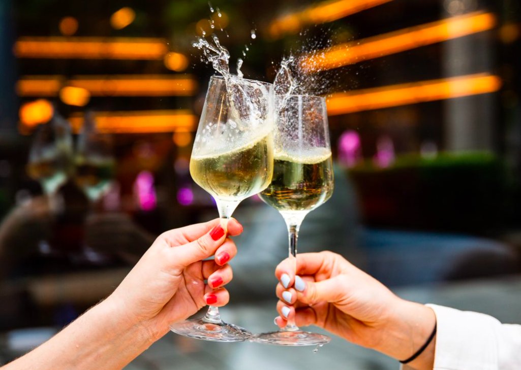 ProseccoHouse's tweet photo. We’re open today from 3pm-10pm for you to get that glass of Prosecco! We’re also open as normal Tuesday and Wednesday and will be closed from Thursday for the next month. Get one final fizz before lockdown. https://t.co/NOAitvjvBI
