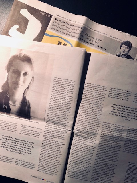 WallsteinVerlag's tweet photo. #Neuerscheinung

Die erste Dokumentation zur radikalsten Zeitschrift der westdeutschen #Frauenbewegung: »Die Schwarze Botin« – ab heute im Handel erhältlich.

Die @Jungle_World gibt mit dem Text »udo« von Elfriede Jelinek bereits einen Vorgeschmack auf die Anthologie. https://t.co/6ULtf7Ei3k