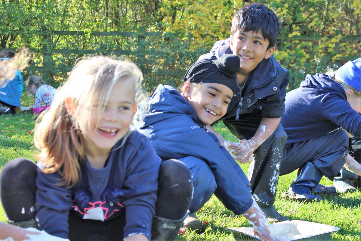 LGS_Junior's tweet photo. Y2 have been out embracing the autumn sunshine and exploring their messy sides with a fantastic tactile experience, as part if their new topic; Muck, Mess & Mixtures! A treat for all of their senses #lgs_junior #Y2learning https://t.co/gE8OukwDBv
