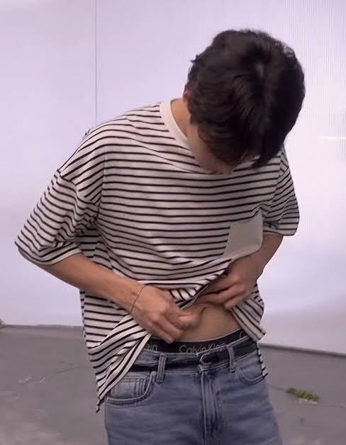 i wanna pinch it too :(