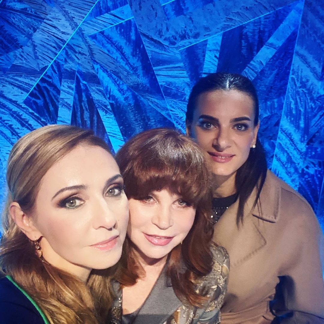 Navkastar's tweet photo. Татьяна Навка в жюри пятого выпуска проекта Первого канала "Ледниковый период".
 https://t.co/AsZFTjkneU https://t.co/zpBKSM1Nje