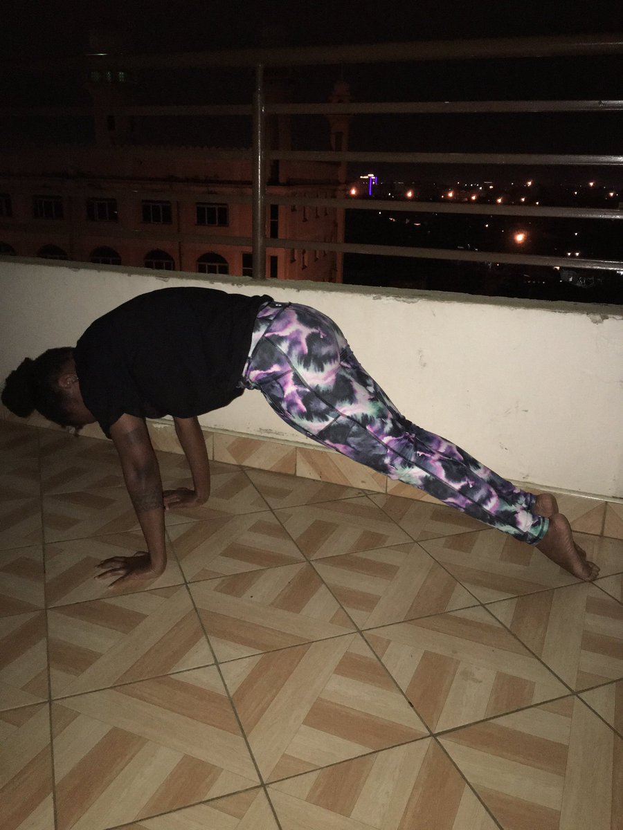 Wanjiku_Pekena's tweet photo. Day 2️⃣ of #PressingMatters with @cyogalife 

#yoga #yogi #yogachallenge #plank #highplank #yogawithpekena #yogisofinstagram #fortheloveofyoga #queeryogi #november https://t.co/G5MOox9R9P