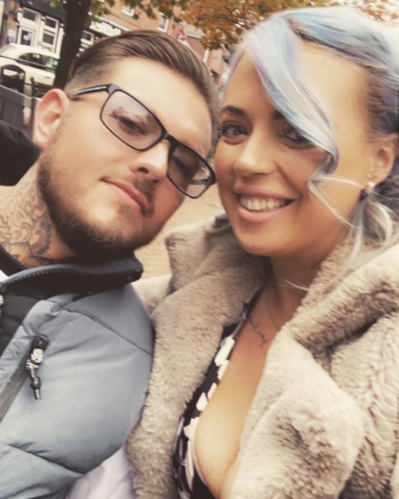 LisaMeows's tweet image. Love this guy ♥️ splashing the cash to extend our first US trip next year to ensure I can get my hands and fists on @devilcatfighter. Ain’t letting him down! #realfight #bereadybitch