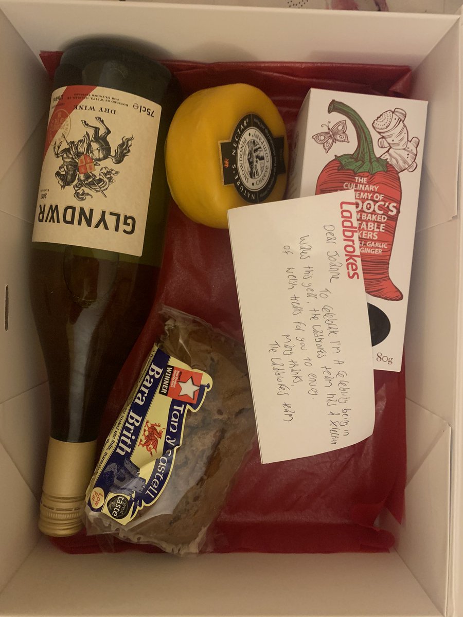 Thanks <a href="/Ladbrokes/">Ladbrokes</a> for my #ImACeleb goodies! Yum! 😊