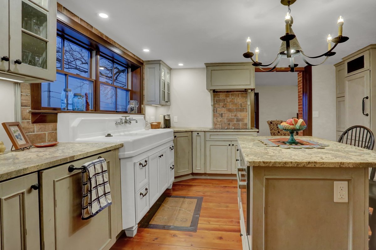 CBCbuilt's tweet image. Your project manager will be in direct contract with you throughout the renovation process. We also make full use of today’s modern computer-based tools to manage your project and keep you updated. We keep all project documentation safely stored online.