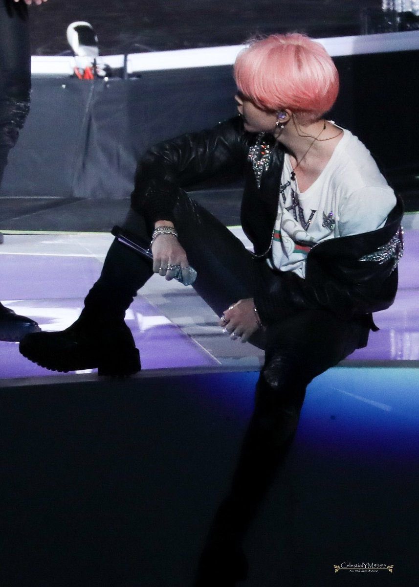 Pink hair Jimin as a rockstar, bye I can’t