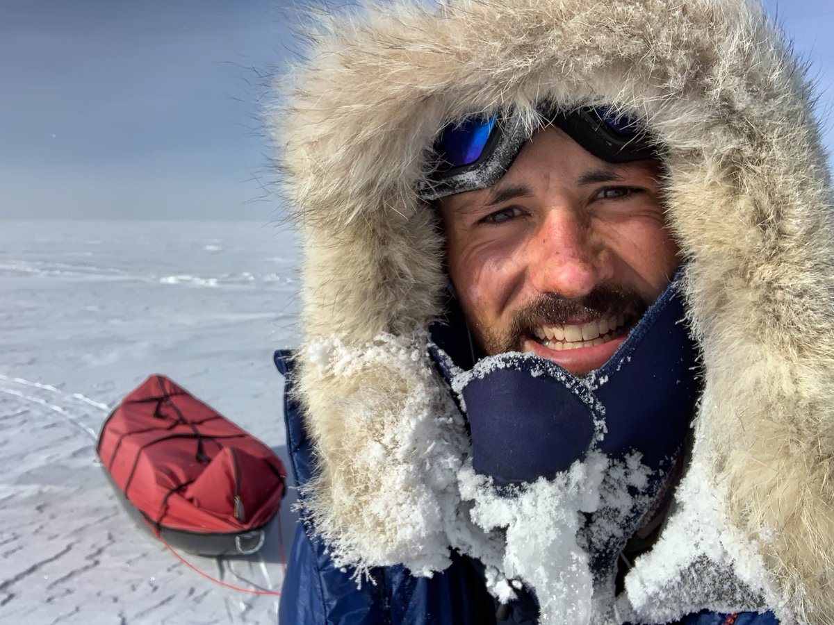 robert_laffont's tweet photo. 51 jours seul en Antarctique...
Découvrez l’envers du décor en lisant le livre de @MatthieuTordeur "Le Continent blanc". 
📚 Sortie le 5 novembre. 
👉 https://t.co/MXDZvBM9Ub https://t.co/SfbfkYtvgv