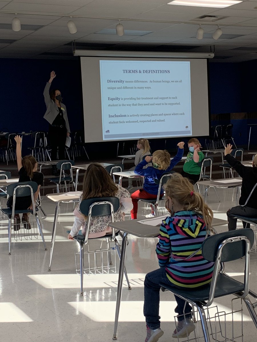 carriebholloway's tweet image. Our Kindergarten students started their day with diversity training and a little Sesame Street “We’re Different, We’re the Same” #MakeitPlain #BeRoyal @SVAPrincipal475 @svakrumpelman