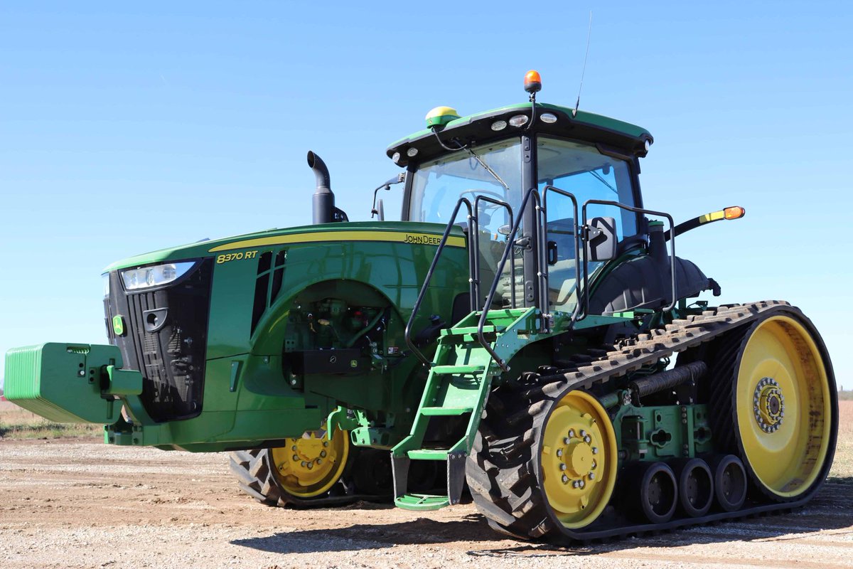 Trac_USA's tweet photo. 2014 8370RT with only 1,776 hours now being offered with No-Reserve at https://t.co/BjjorLRAiK Loaded up with IVT, 6 Remotes, Front Weights and remaining factory warranty!
#JohnDeere #TractorUSA #Auction #8370RT https://t.co/IhN8MxCCTz
