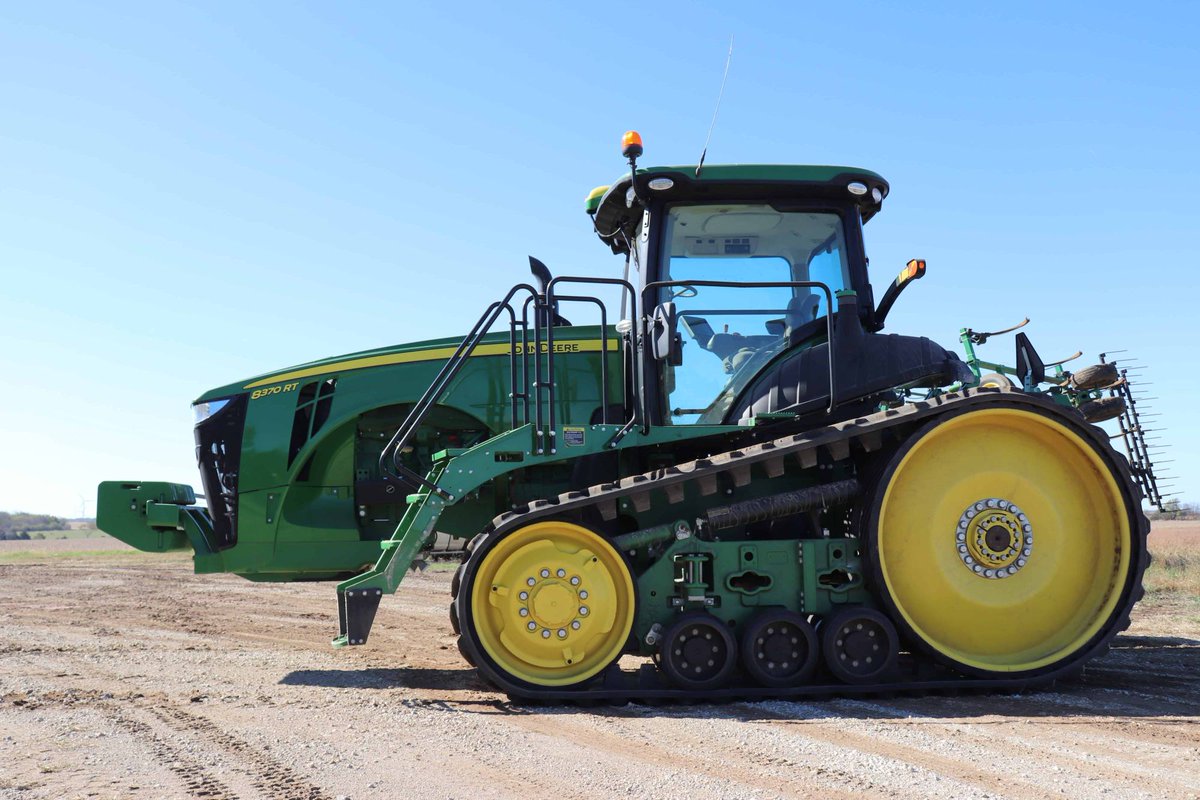 Trac_USA's tweet photo. 2014 8370RT with only 1,776 hours now being offered with No-Reserve at https://t.co/BjjorLRAiK Loaded up with IVT, 6 Remotes, Front Weights and remaining factory warranty!
#JohnDeere #TractorUSA #Auction #8370RT https://t.co/IhN8MxCCTz