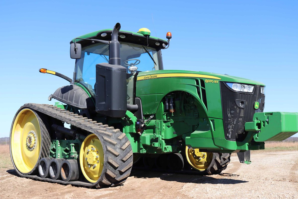 Trac_USA's tweet photo. 2014 8370RT with only 1,776 hours now being offered with No-Reserve at https://t.co/BjjorLRAiK Loaded up with IVT, 6 Remotes, Front Weights and remaining factory warranty!
#JohnDeere #TractorUSA #Auction #8370RT https://t.co/IhN8MxCCTz