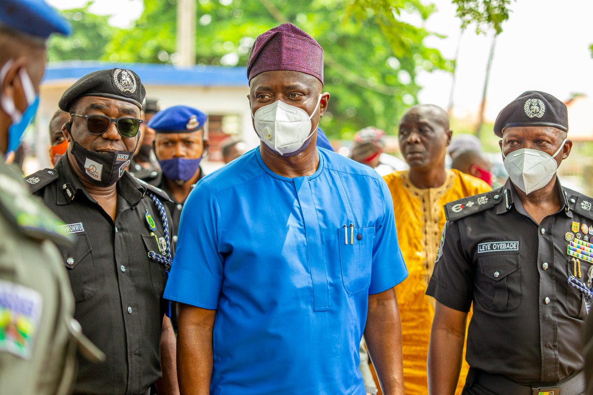 seyimakinde's tweet photo. This afternoon, we visited the Eleyele Police Command Headquarters, Ibadan, to meet with members of the Oyo State Command of the Nigeria Police Force. https://t.co/EuNW1ang4m