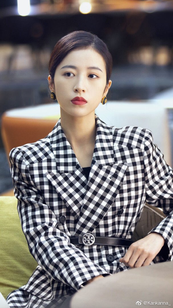 망고 드라마 종결혼개시연애 패도여총 루총 주우동. 주로 남배우 패도총재가 할법한 캐릭터와 설정인데 주우동과 잘 어울리네. 늘 예쁜 주우동Transla...