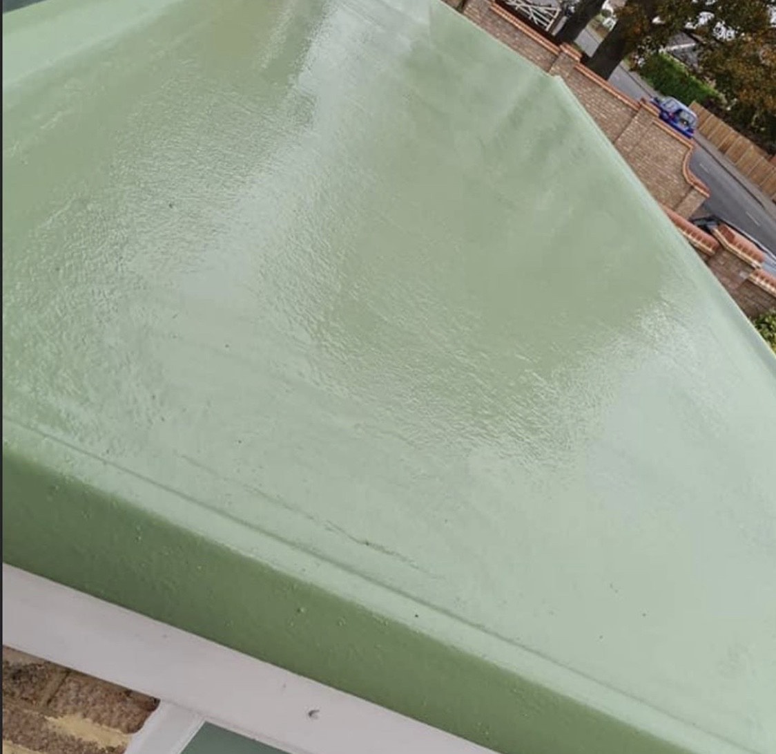 TopsealSystems's tweet image. Great work from Norfolk Flat Roofing Solutions who have used Topseal to complete this fantastic domestic flat roof in keeping with the theme of the property.

#flatroof #flatroofing #grproof #fibreglassroof #topseal