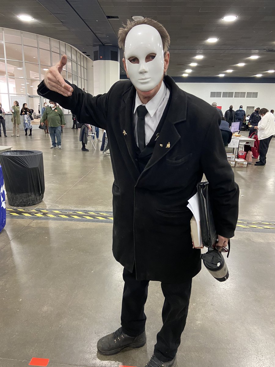 The poll challenger in Detroit at TCF Center wearing a horror-movie mask just shouted out this ballot processing and counting in Detroit is “crooked.” Did not give his name or say who he is with. – bei  TCF Center