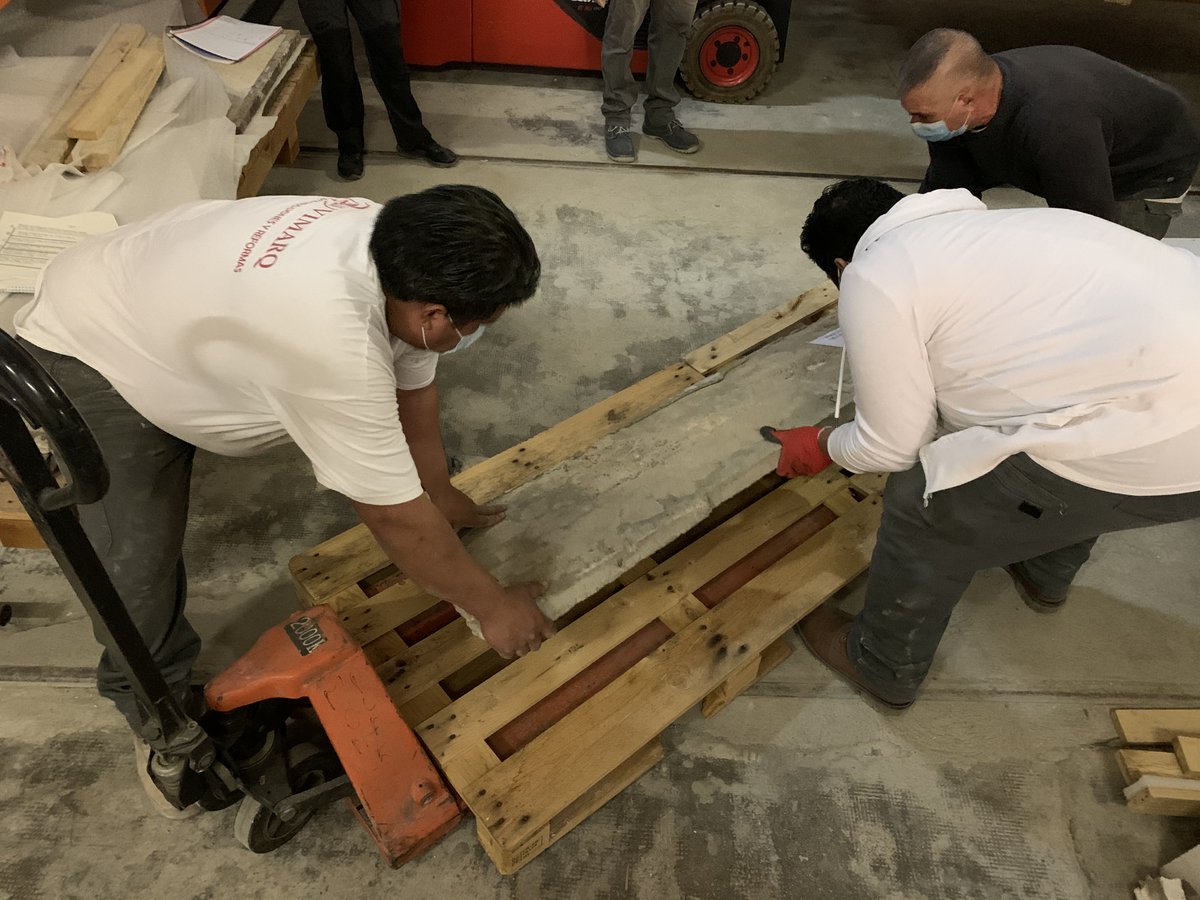 macarqueologia's tweet photo. Avui traslladem el mosaic de la vil·la romana d’Horta Ferrerons a Premià de Mar, cedit pel #MACarqueologia durant quinze anys, per ser restaurat i instal·lat a la futura seu del Museu Romà de Premià de Mar. 

@ajpremiademar @MuseuRomaPM https://t.co/9nrmZZIETq