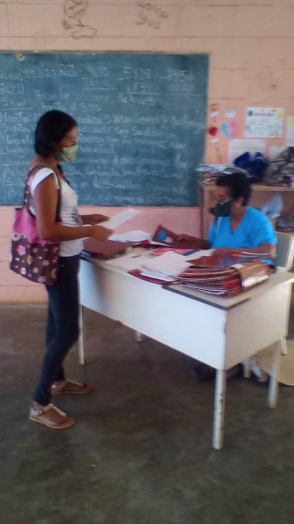 #02Nov En #Palavecino esta semana de Flexibilización los docentes inician la jornada de Asesorías pedagógicas a nuestros padres y representantes cumpliendo las orientaciones ministeriales y con las medidas de bioseguridad <a href="/NicolasMaduro/">Nicolás Maduro</a> @psuvaristobulo <a href="/MirnaT_Vies/">Mirna TERESA Vies de Alvarez</a> @MPPEDUCACION