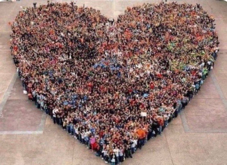 اذا قالك انت الوحيدة في قلبي 
ترى صادق