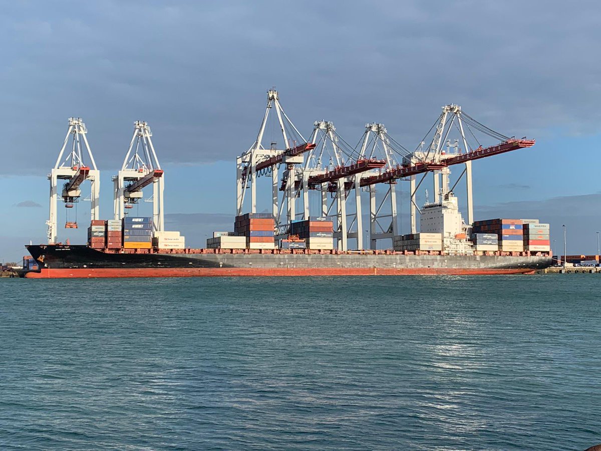 TDF_Dunkerque's tweet photo. Ligne Newfi @cmacgm Fort Desaix 
👷🏼‍♂️🏗 1700 mvts 
Import Reefers 🍌 des Antilles et de Colombie https://t.co/XuoReNV9h2