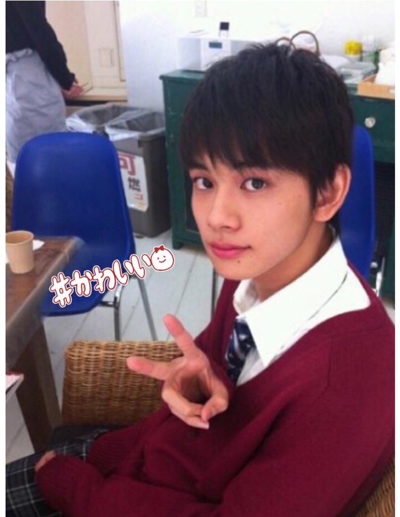 pompomslasher's tweet photo. 匠海くん23さいお誕生日おめでとうございます
大変なことより幸せなことが多い1年になりますように！
#北村匠海生誕祭 
(トレンド入りしてるのすごいな) https://t.co/Ktda5WRetn