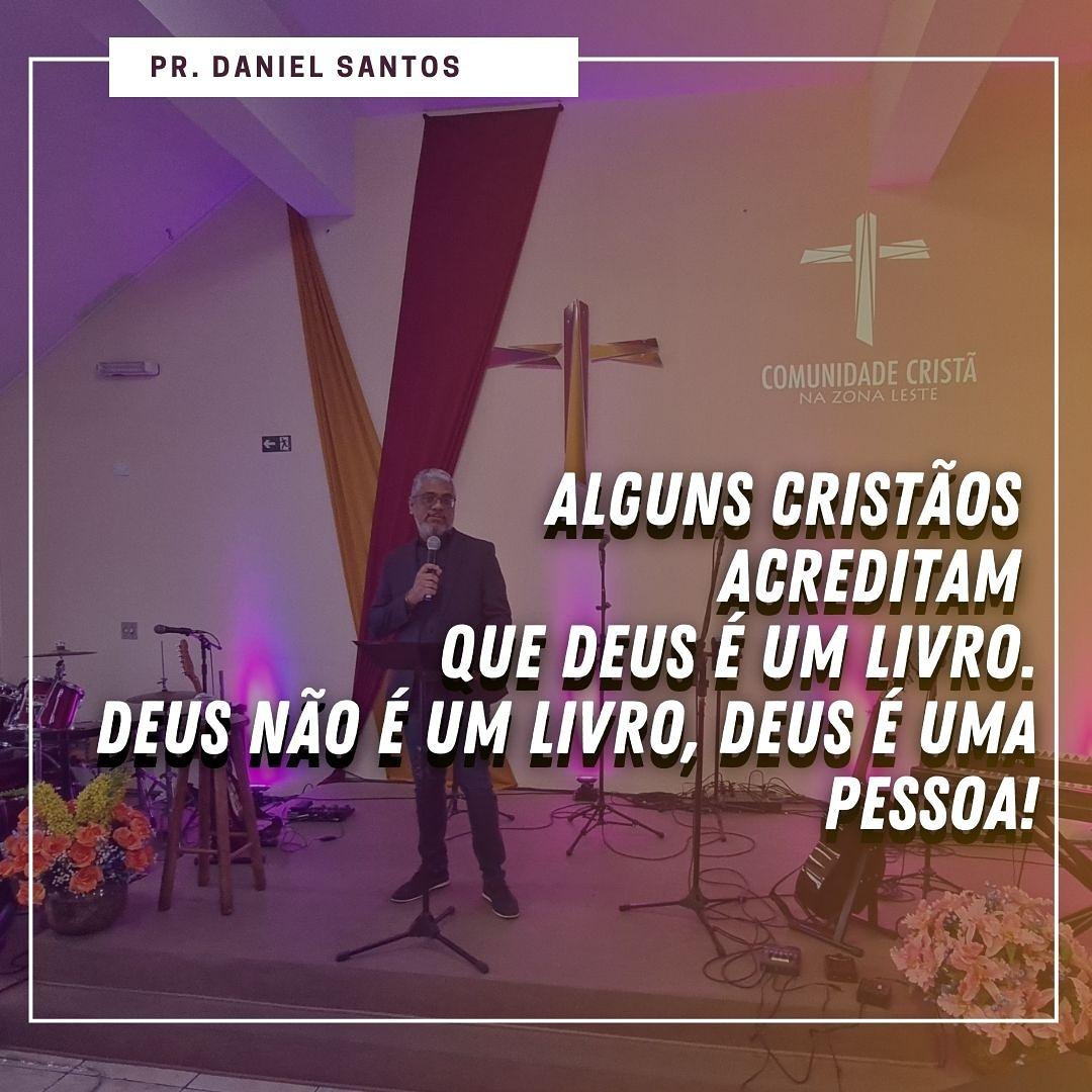 cczl_oficial's tweet photo. "Nem livro, nem dogma, nem instituição, Deus é uma pessoa, Jesus de Nazaré.
Jesus é Deus ferido de amor;
Jesus é Deus despido das grandezas e imerso na dor humana;
Jesus é o Deus da compaixão, não o Deus da dominação." @Daniel_ASantos
#cczl https://t.co/Y3TqN2UgfR
