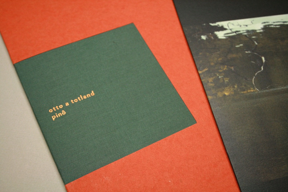 selfcenteredmag's tweet image. Look, we're ALL gonna need calming music this week. Here's a start: @ottoat's delicate @sonicpieces debut, a solo piano set captured ever so beautifully in the Berlin studio of @nilsfrahm: getcentered.io/2020/11/02/ott… #GetCentered #AlbumoftheDay #AmbientMusic