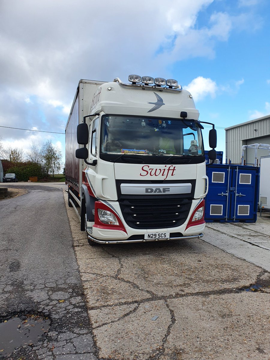 SWIFT_COURIER's tweet photo. Nice clean Truck today ready for heading up north https://t.co/0lLNkdNBCv