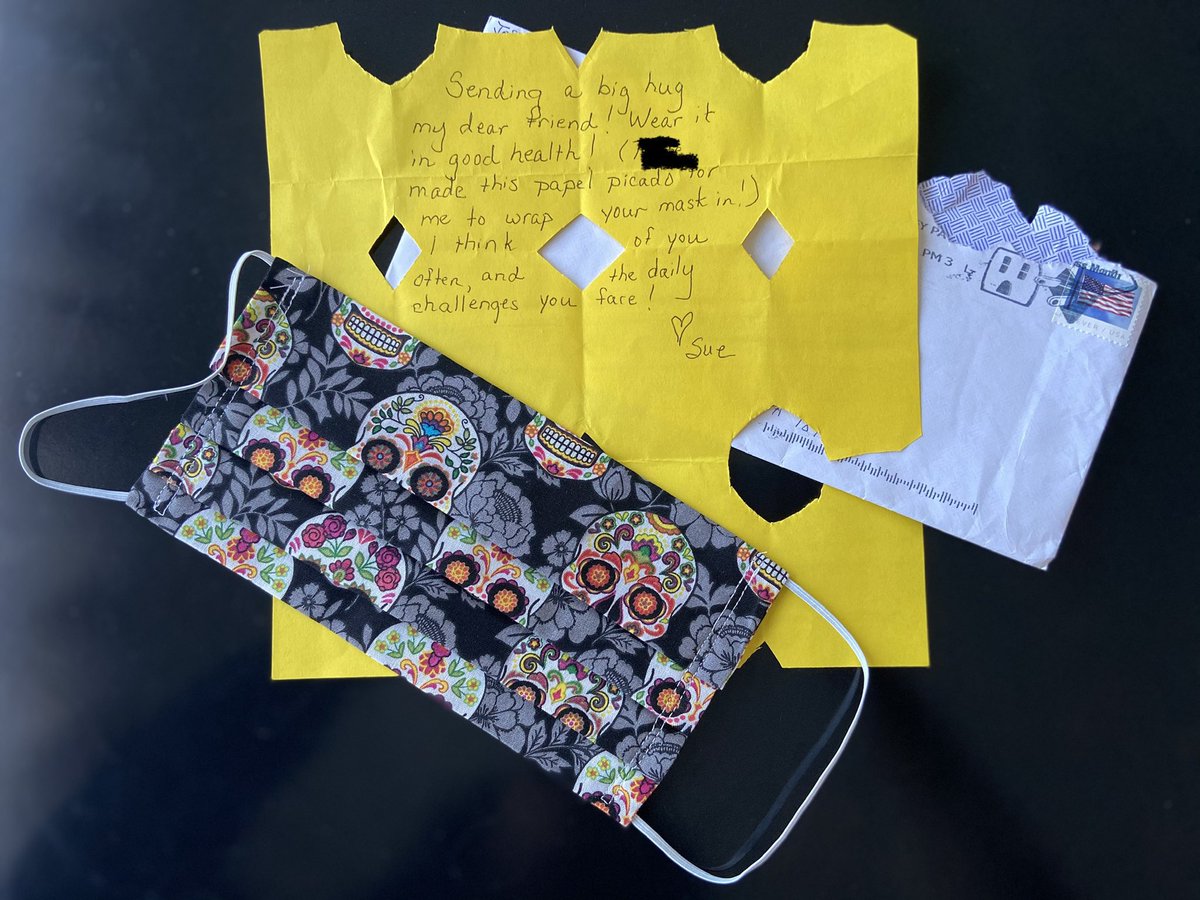 It’s heartwarming when your predecessor is thinking of you and sends you a #DayoftheDead  mask.
So lucky to have the #Elem #Spanish  pioneer at #Palisd as a friend and mentor. ♥️ #earlylang