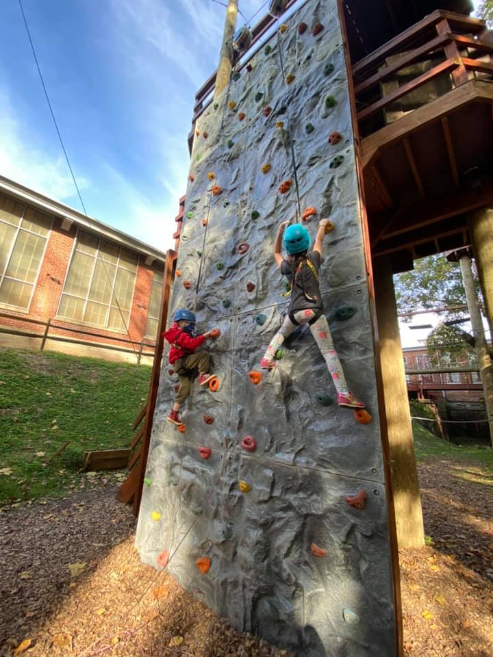 TerrpnAdvntures's tweet photo. #SundayFunday is all about the angles. Finding the best angles for #rockclimbing and finding the best angles for taking amazing #pictures. Make a memory this weekend and take your #staycation to new heights!
--
BOOK NOW: https://t.co/3wuIAJkSS4 https://t.co/CKPwUvzlpt