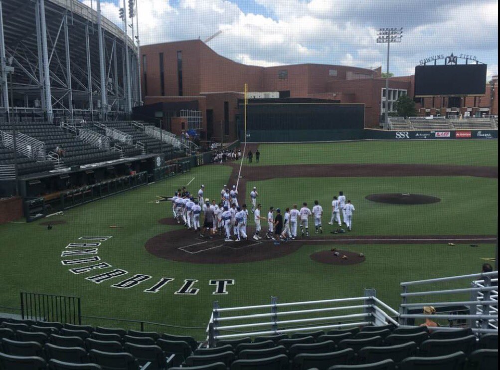 LKingsNation's tweet photo. LumberKings will be holding a private tryout to fill spots for our 15u, 16u and 17u 2021 squads.  The workout will be on Saturday 11/14 at 11 am.  If interested in attending, please email for details lumberkings2016@gmail.com https://t.co/kBwOOPETve