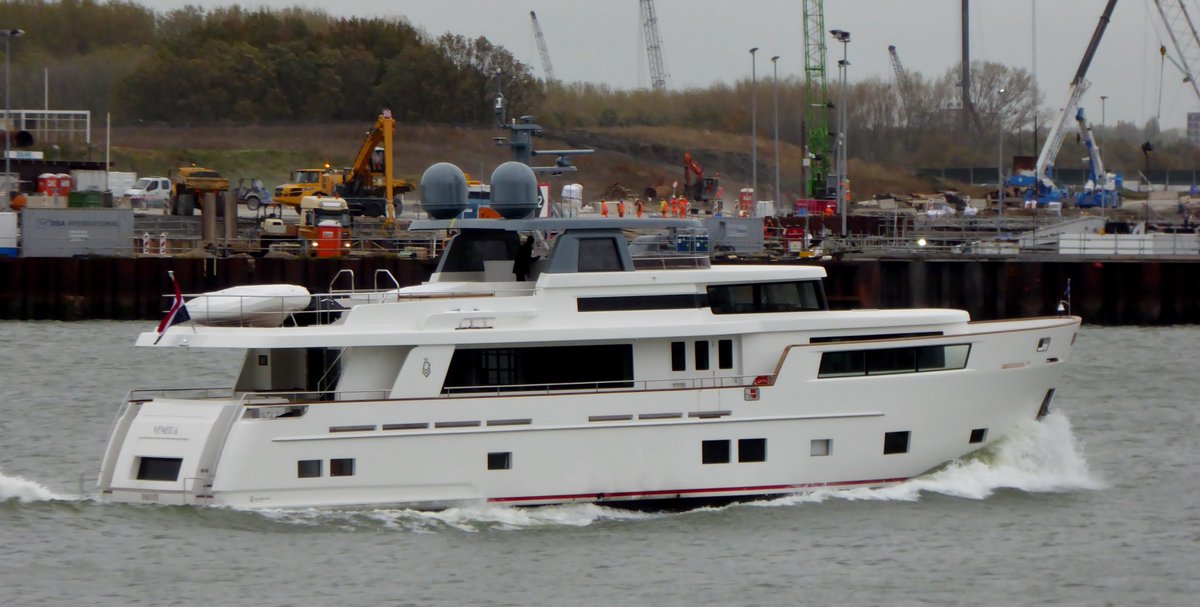 Dutchyachting's tweet photo. #VanderValkShipyard’s #explorer #Venera was launched at the beginning of last month. The 28m/ 91’1” #RaisedPilothouse #yacht was pictured by Jan while heading to and returning from the #NorthSea for #seatrials last Friday. Photos by Jan Oosterboer. https://t.co/k8AMzxXyMA