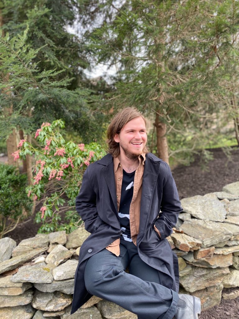 Missouri_Review's tweet image. This week’s Poem of the Week is “Tombstoning” by Matthew Tuckner!

"The heart is not heart shaped,

this should be apparent by now.
           A toenail is not shaped like a nail,

this should be fairly obvious."

Read the poem and author's note here: missourireview.com/matthew-tuckne…