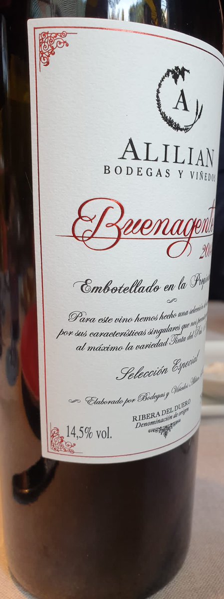 Ayer estuvimos en <a href="/UrrechuV/">Urrechu Velázquez</a> y la verdad es que la experiencia fue sensacional. El local es agradable y amplio, la comida toda excepcional, y el servicio sobresaliente.