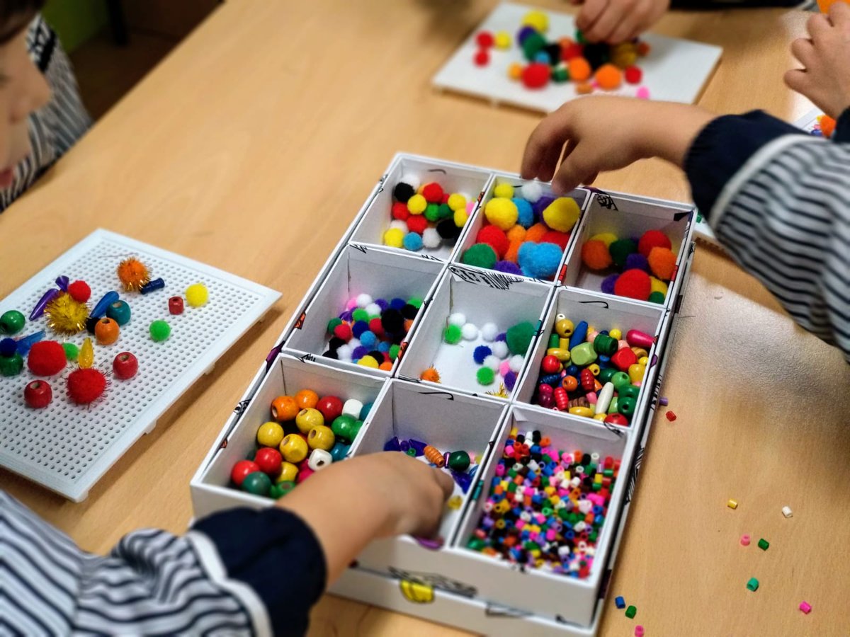 epiasabadell's tweet photo. A P5 ENS ORGANITZEM AMB ACTIVITATS QUE ENS APASSIONEN!
Gaudim de diferents materials i guanyem en autonomia.
#P5PIASABADELL https://t.co/JVW38z6a5F