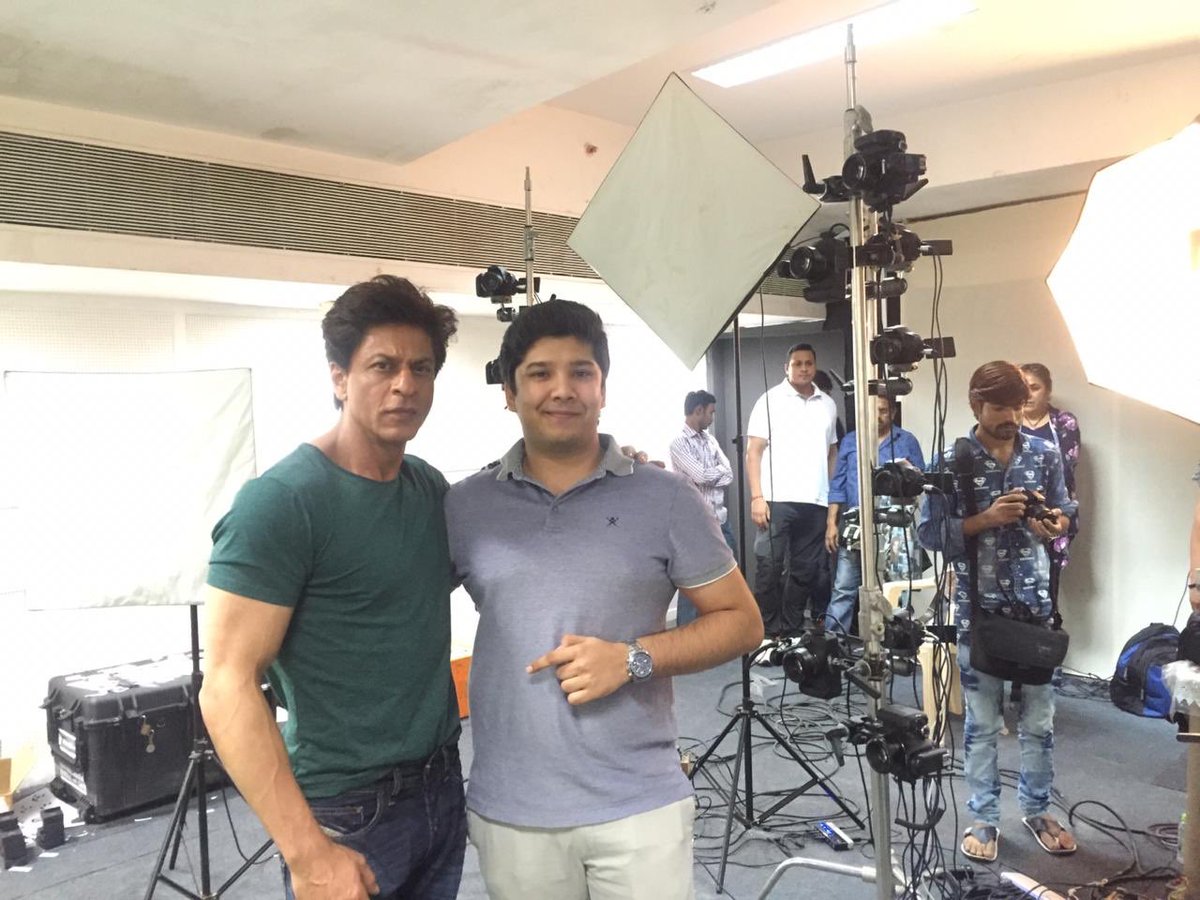 ICEStudiosIndia's tweet photo. Happy Birthday @iamsrk the most 3D scanned artist in Bollywood!Hope to work with you again in 2021 sir! Have the most amazing day and time ahead. #srk #HappyBirthdaySRK #HappyBirthdayShahRukhKhan #Bollywood #virtualproduction #VR #ar #3dscanning https://t.co/HcTFPuoCd8