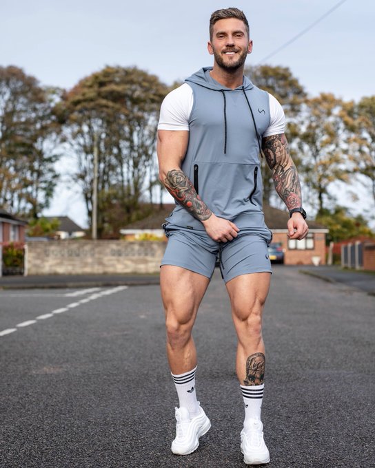 RT if you like big legs https://t.co/213tZQz4zQ