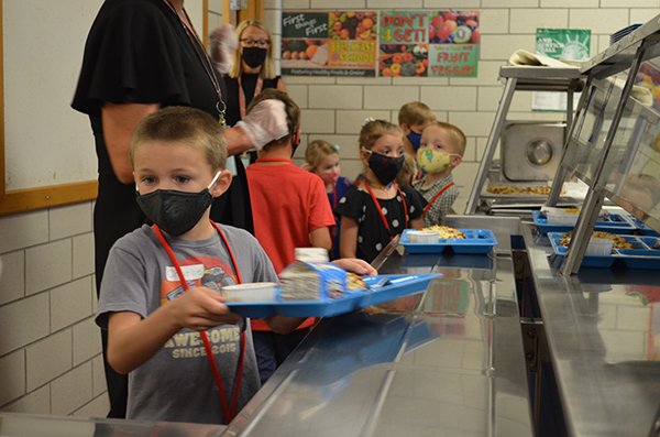 Did you know LPS is offering meals at no cost to ALL students enrolled in LPS? Any student, whether they're in-person learning or virtual/remote learning, can get free meals for breakfast and lunch. No Cost Meals began in September and have been approved to continue through May.