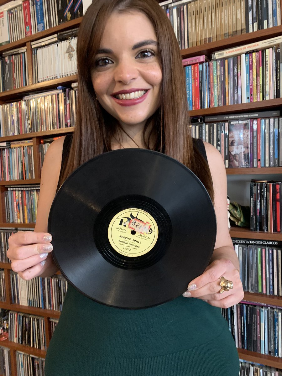 danicura's tweet photo. Abro hilo para compartir esta alegría con ustedes. 
¡Las primeras composiciones de Esther Forero cayeron en mis manos! 🤩
(Sigue) https://t.co/6dC6iiZIVU