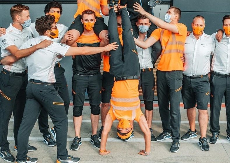 Jon assuring Lando is stable at Silverstone: